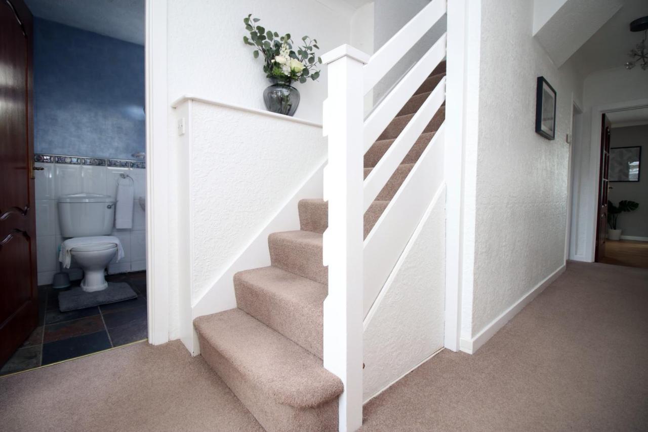 Becky'S Bungalow By Ty Sa -Spacious 4 Bed Bungalow Cardiff Exterior foto