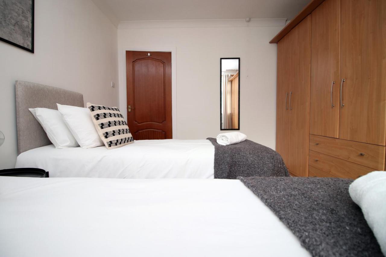 Becky'S Bungalow By Ty Sa -Spacious 4 Bed Bungalow Cardiff Exterior foto