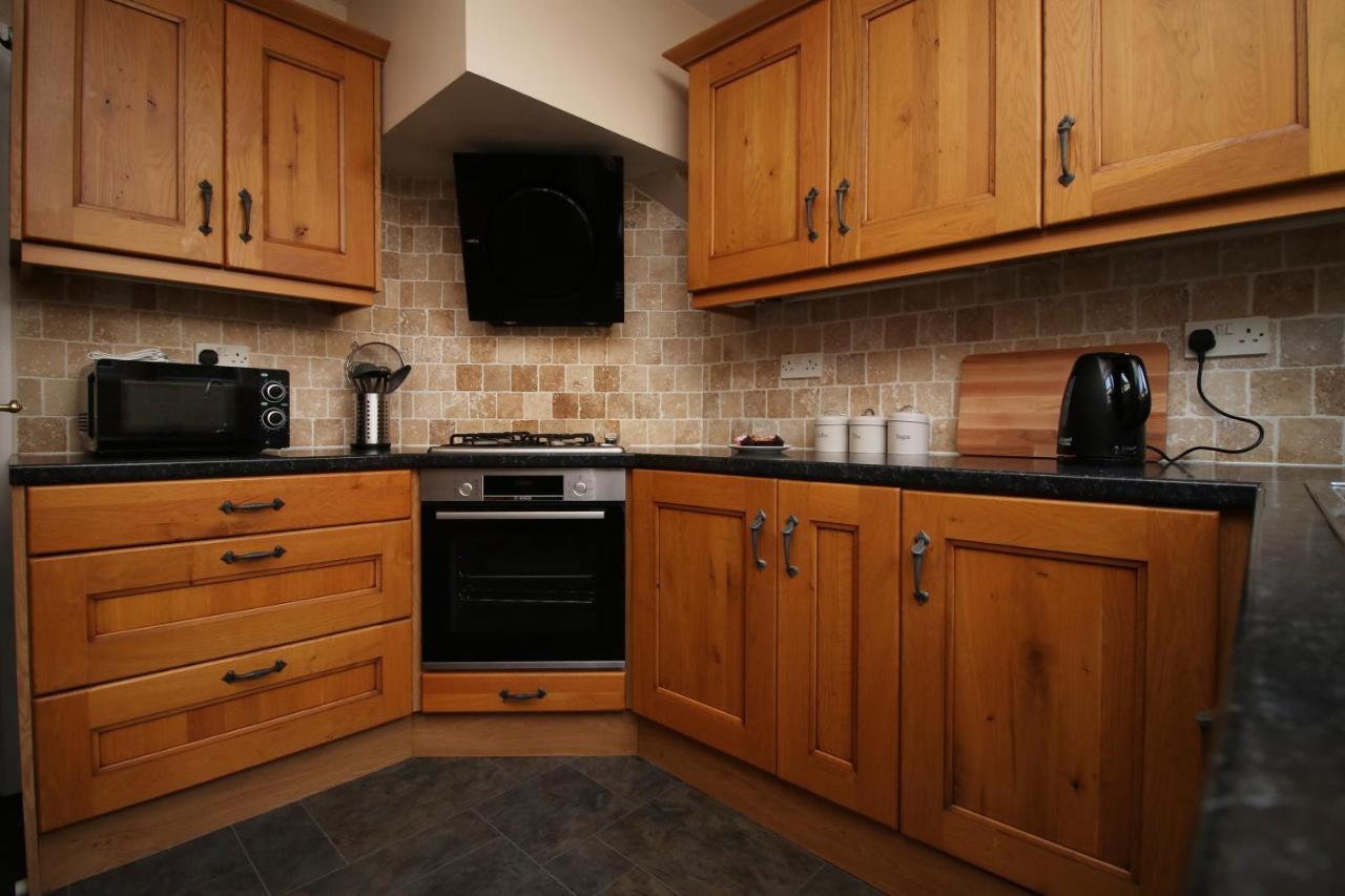 Becky'S Bungalow By Ty Sa -Spacious 4 Bed Bungalow Cardiff Exterior foto