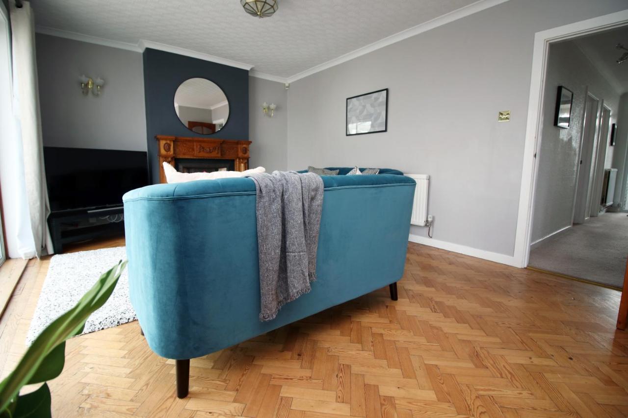Becky'S Bungalow By Ty Sa -Spacious 4 Bed Bungalow Cardiff Exterior foto