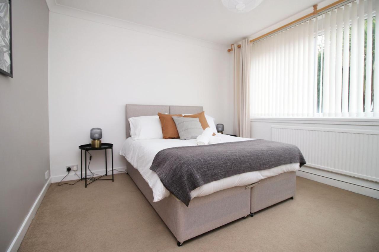 Becky'S Bungalow By Ty Sa -Spacious 4 Bed Bungalow Cardiff Exterior foto