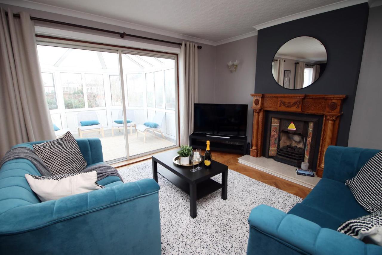 Becky'S Bungalow By Ty Sa -Spacious 4 Bed Bungalow Cardiff Exterior foto